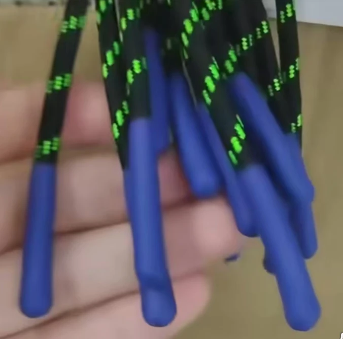 Silikonová koncovka se stahovací šňůrkou